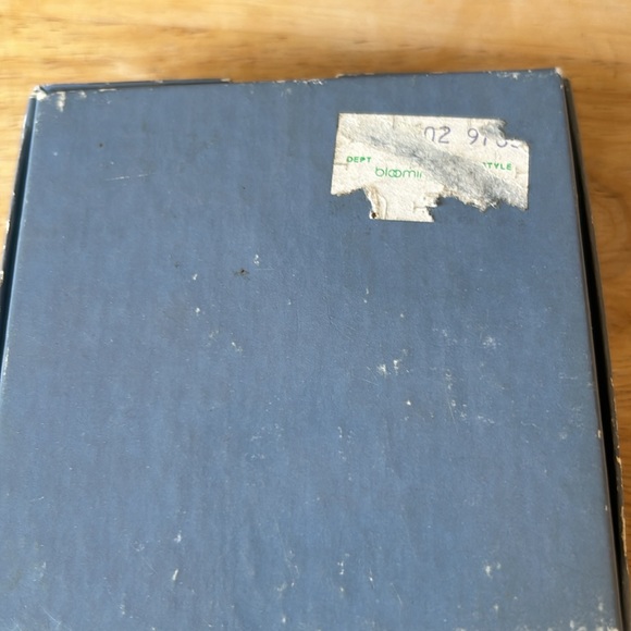 Vintage Wedgwood Christmas ornament - Picture 5 of 5